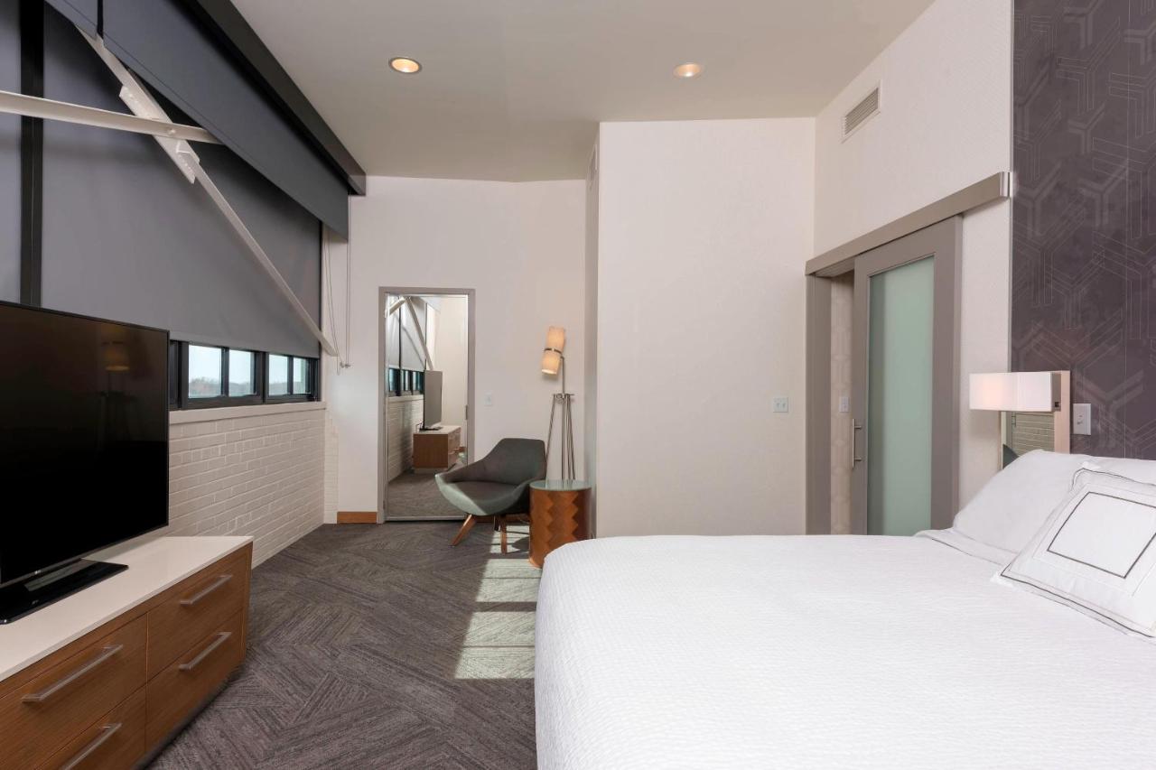 | Courtyard by Marriott Waterloo Cedar Falls