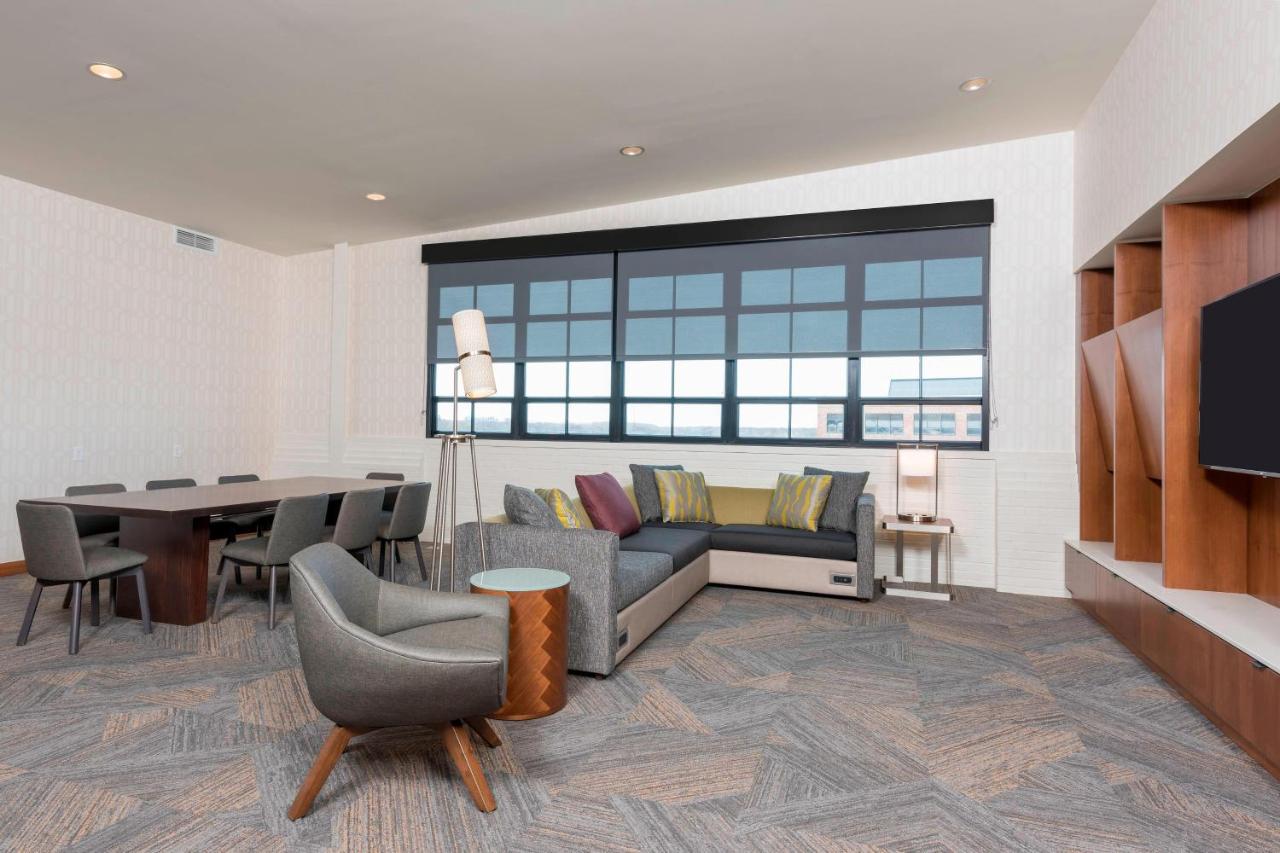 | Courtyard by Marriott Waterloo Cedar Falls
