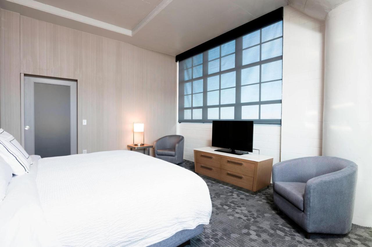 | Courtyard by Marriott Waterloo Cedar Falls