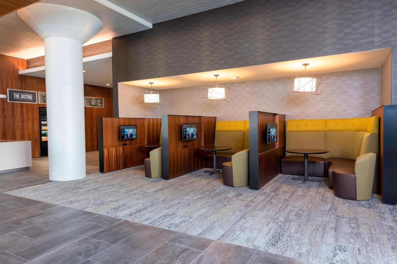 | Courtyard by Marriott Waterloo Cedar Falls