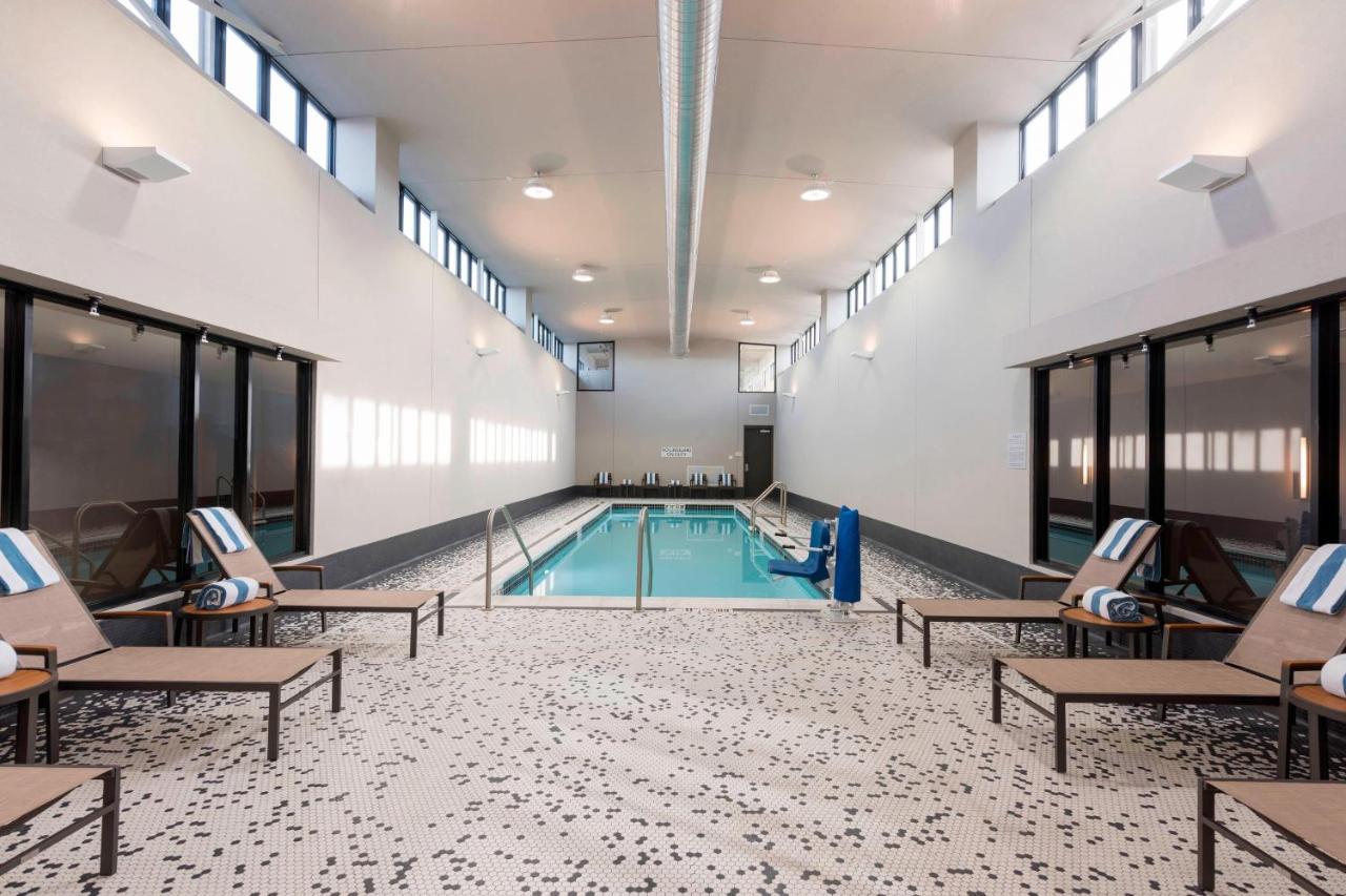 | Courtyard by Marriott Waterloo Cedar Falls