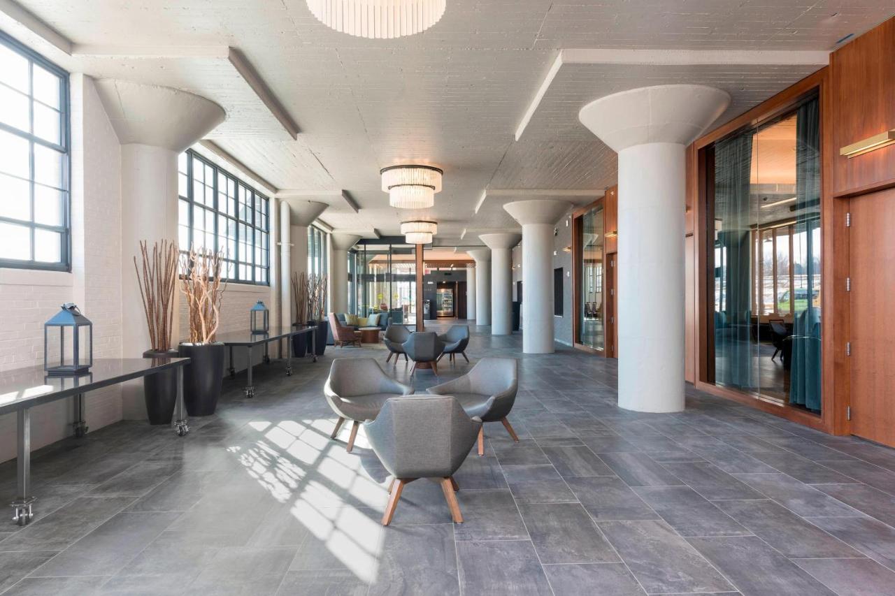 | Courtyard by Marriott Waterloo Cedar Falls