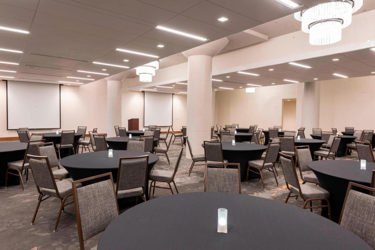 | Courtyard by Marriott Waterloo Cedar Falls