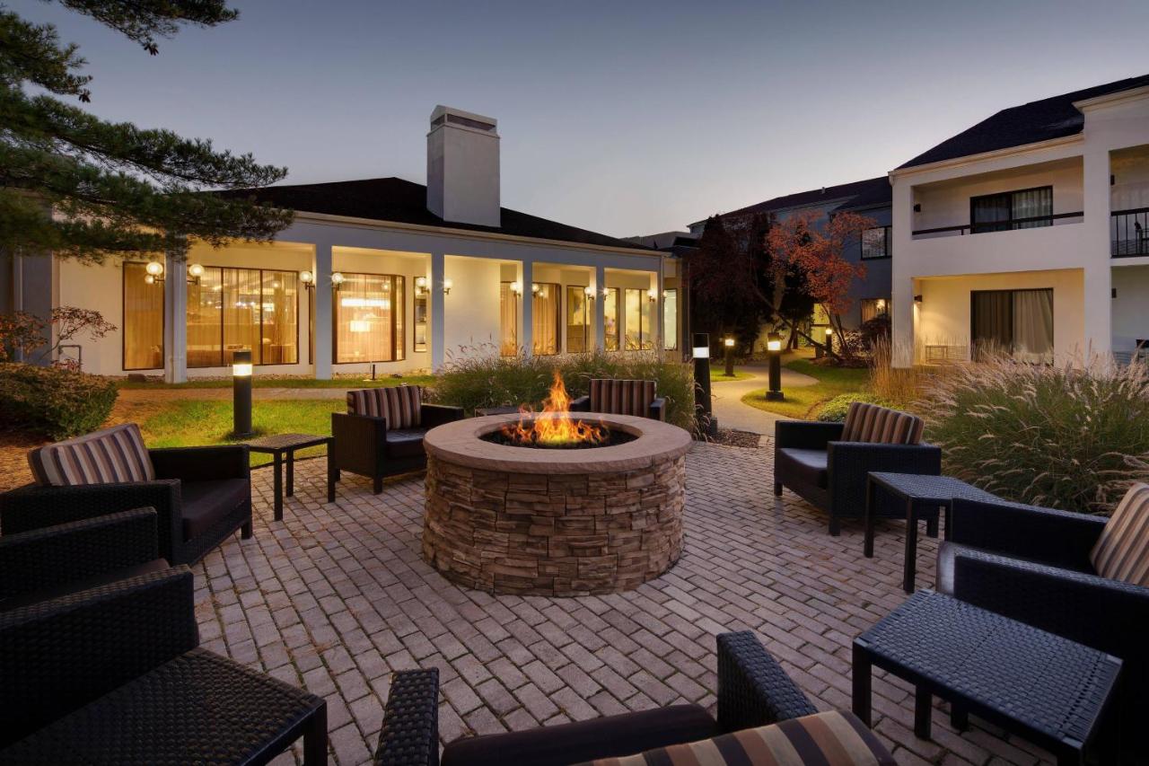 | Courtyard by Marriott Southfield