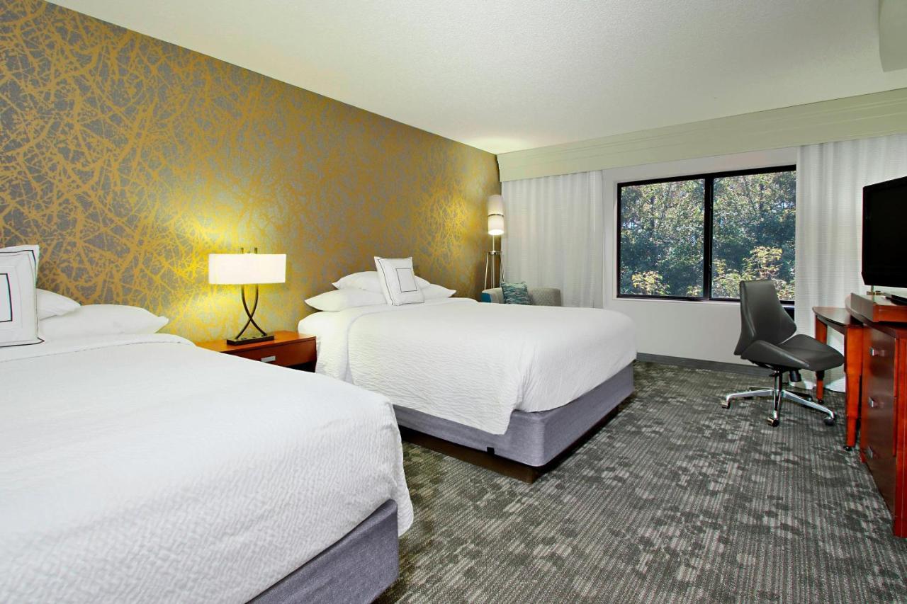 | Courtyard Atlanta Airport West