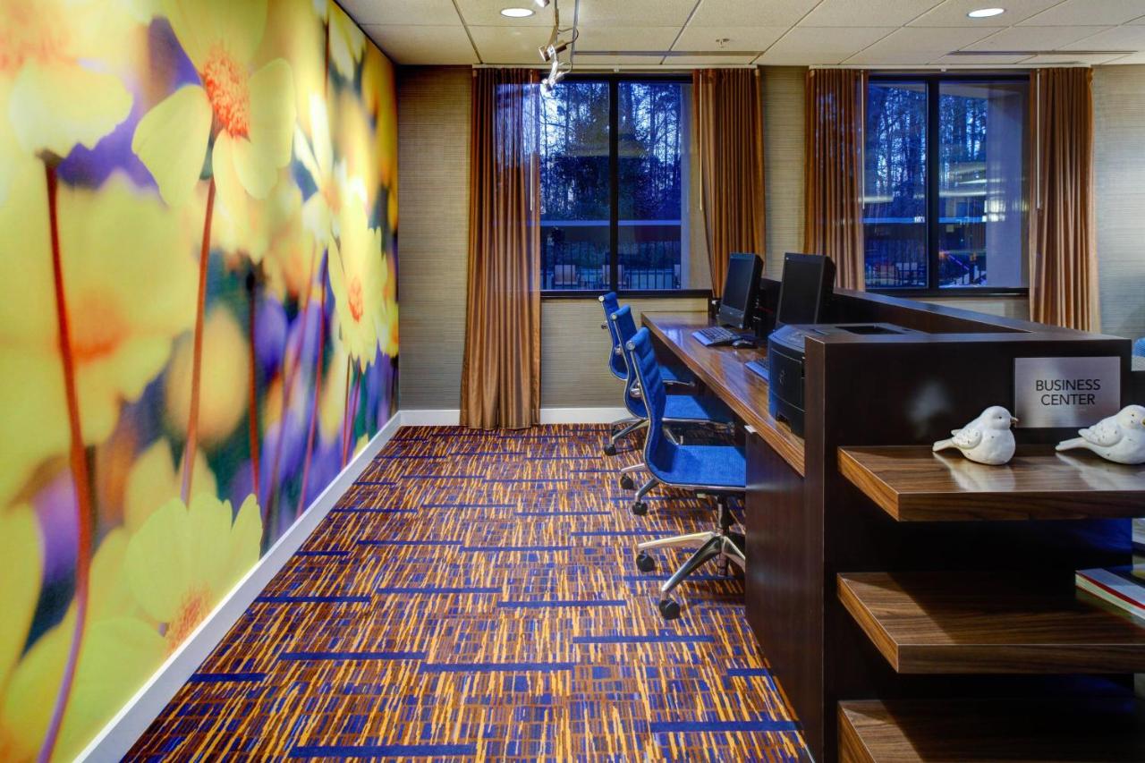 | Courtyard Atlanta Airport West