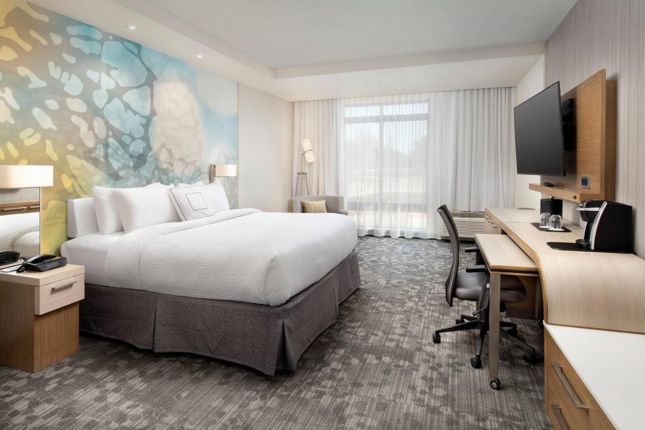 Guest King Room at Courtyard by Marriott Las Cruces at NMSU