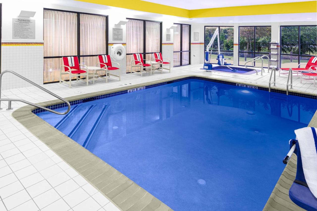 | Courtyard by Marriott Bethlehem Lehigh Valley/I-78