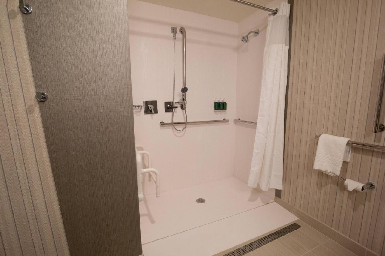 King Guest Room with Sofa Bed at Courtyard by Marriott Cartersville