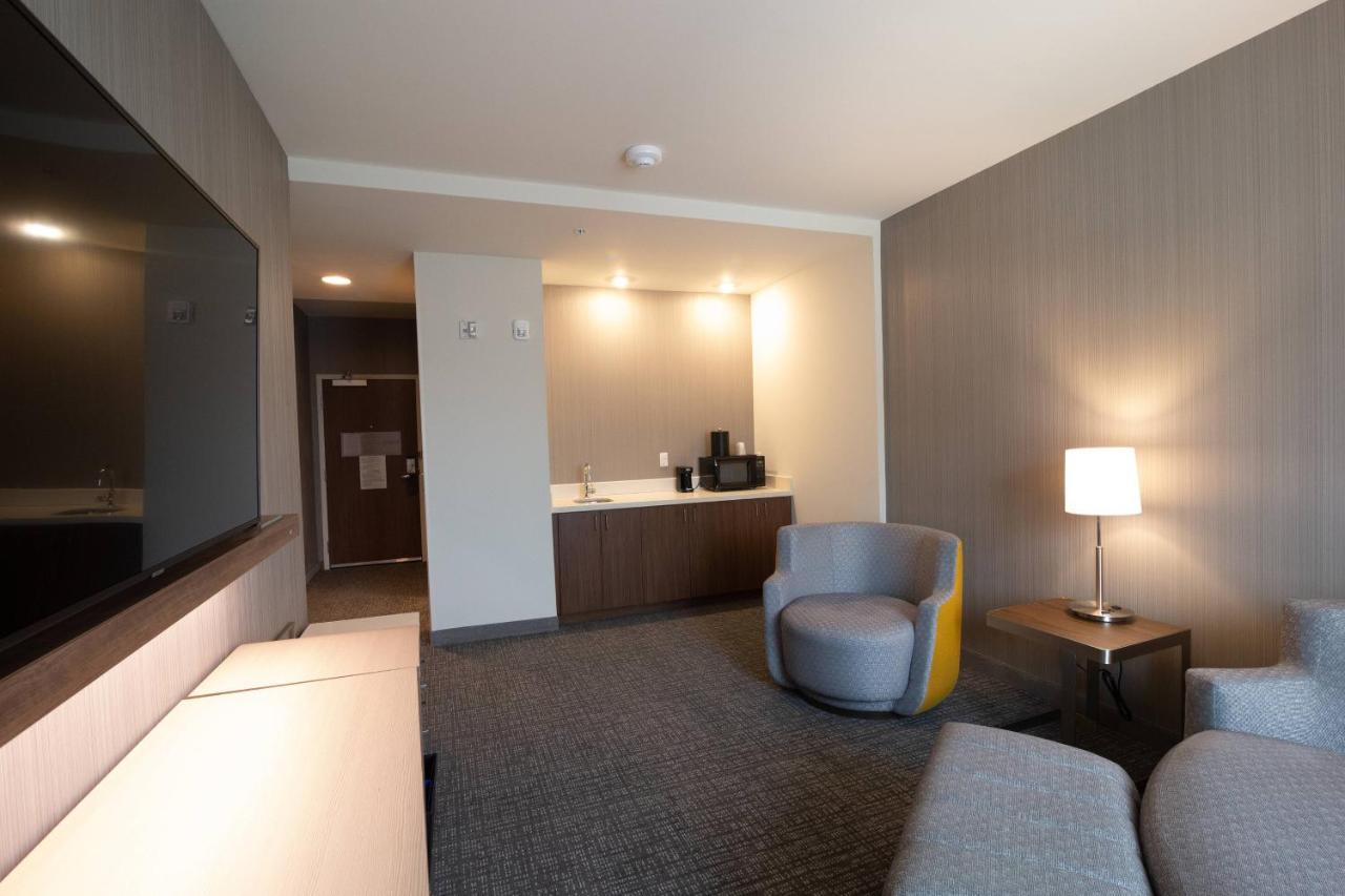 Suite, 1 King, Sofa bed at Courtyard by Marriott Cartersville