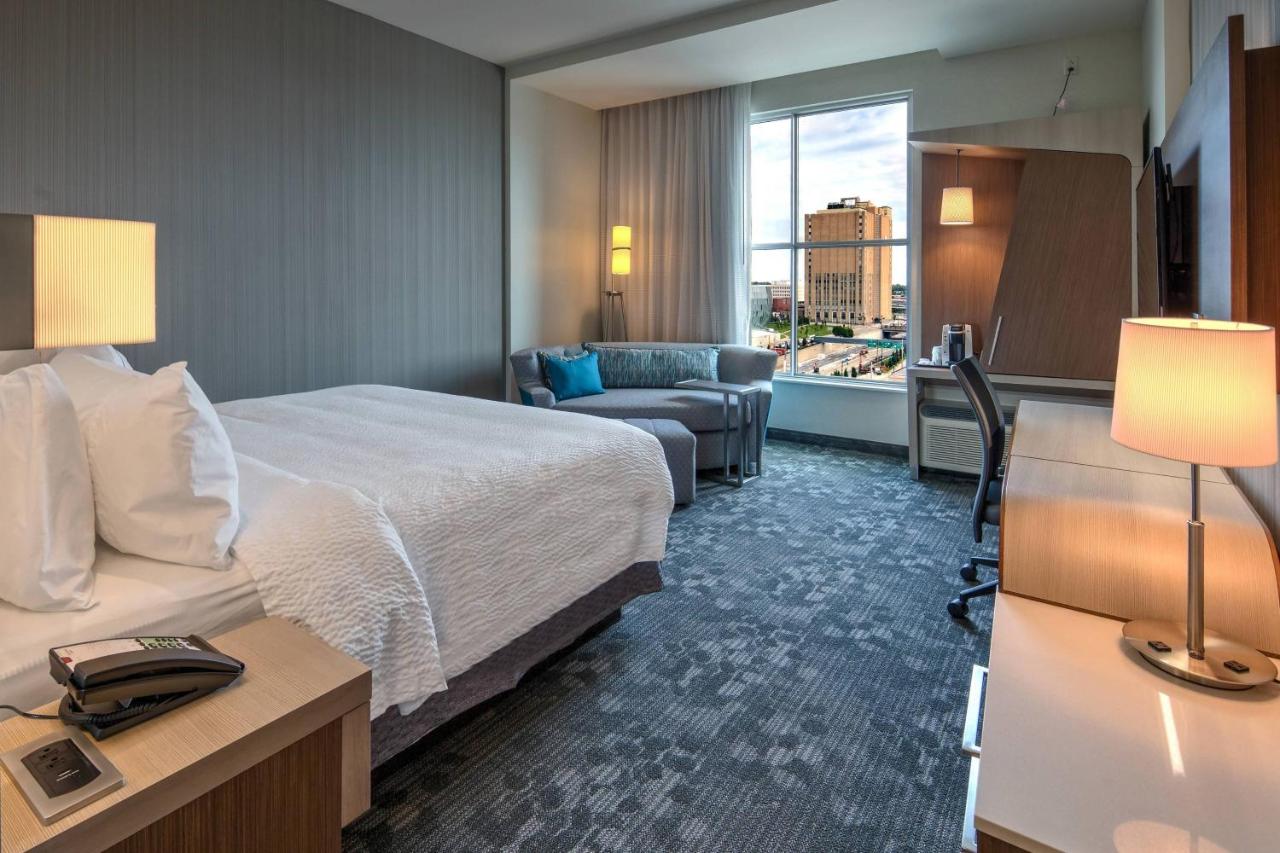 | Courtyard by Marriott Kansas City Downtown/Convention Center