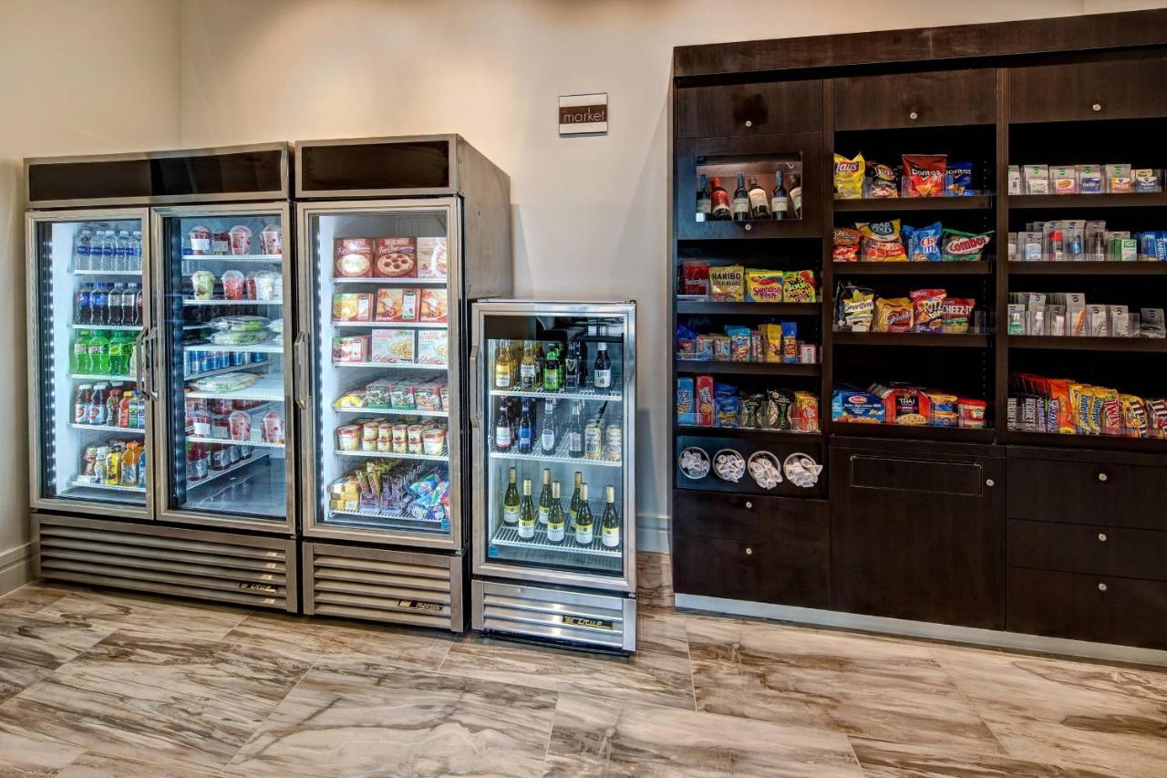 | Courtyard by Marriott Kansas City Downtown/Convention Center