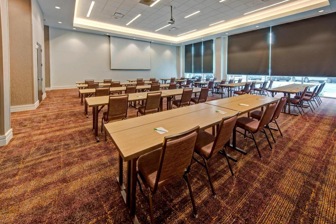 | Courtyard by Marriott Kansas City Downtown/Convention Center