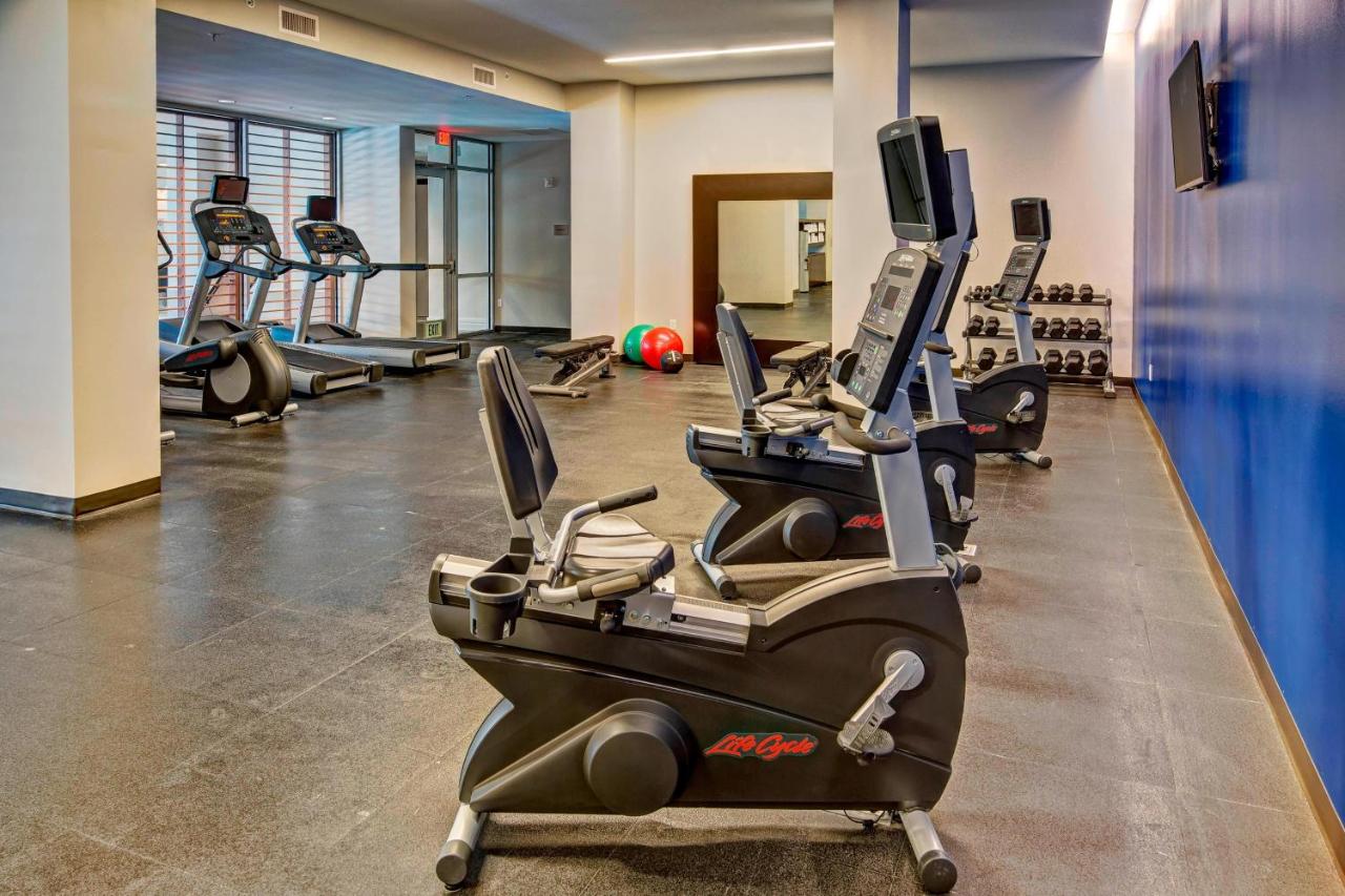 | Courtyard by Marriott Kansas City Downtown/Convention Center