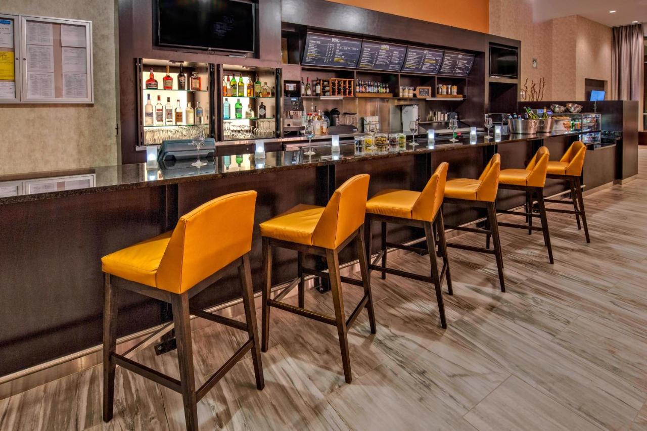 | Courtyard by Marriott Kansas City Downtown/Convention Center