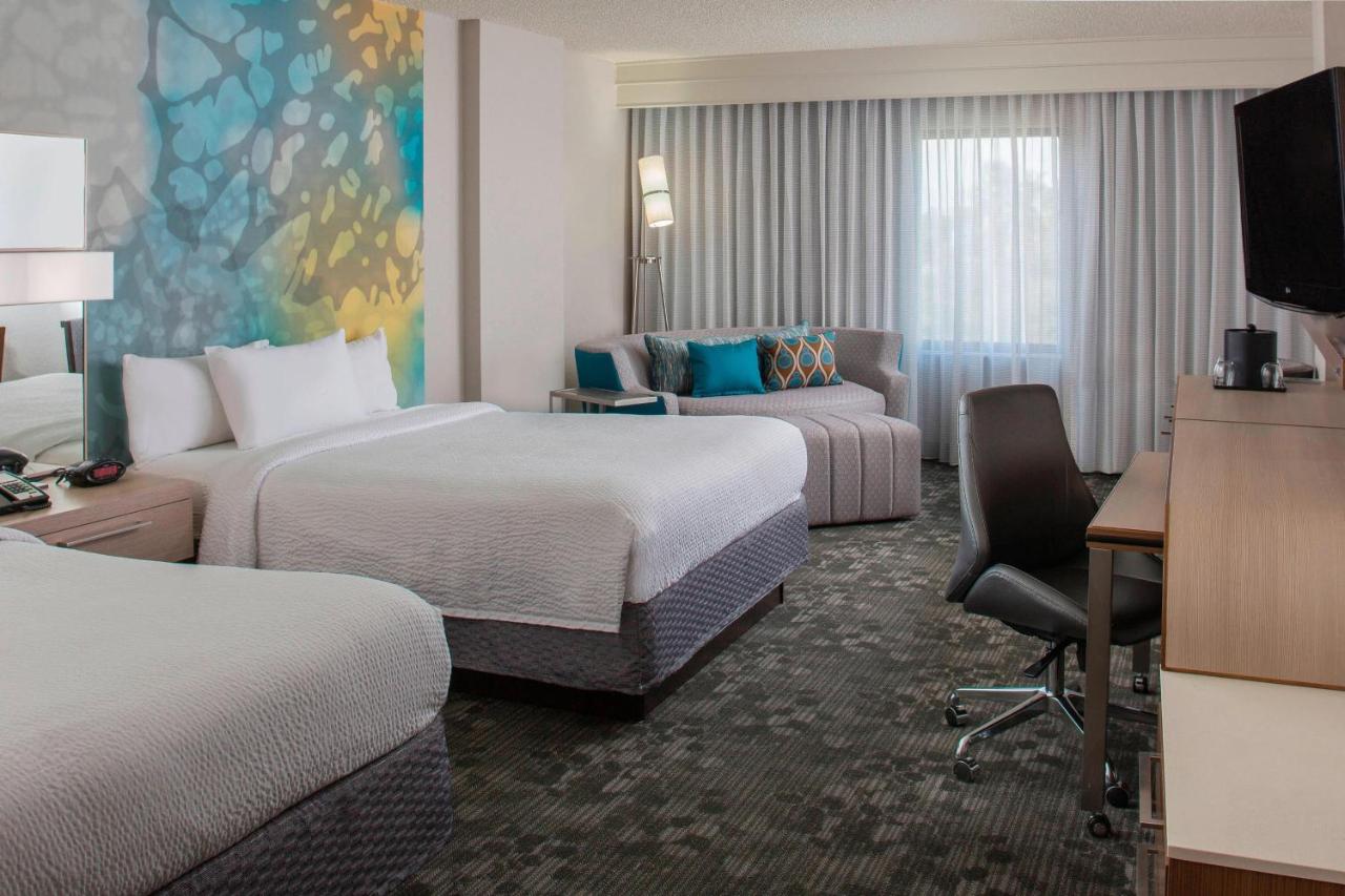 | Courtyard by Marriott Orlando Lake Buena Vista in the Marriott Village