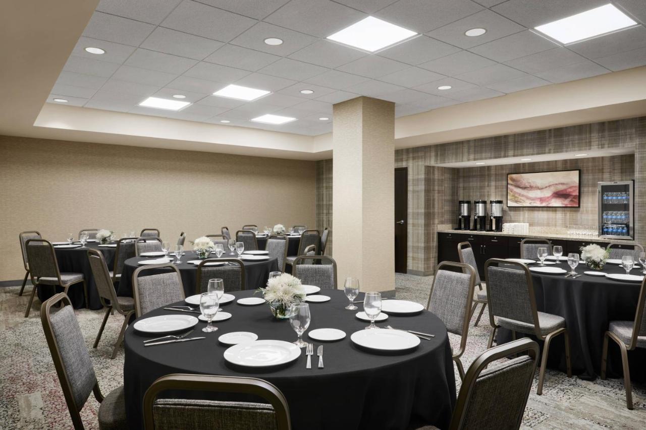 | Courtyard by Marriott Newark Downtown