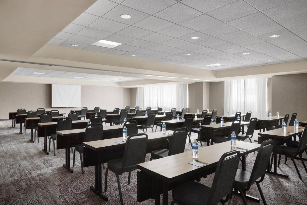 | Courtyard by Marriott Newark Downtown