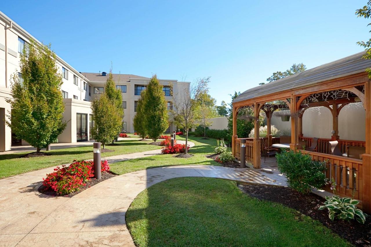 | Courtyard Wall at Monmouth Shores Corporate Park
