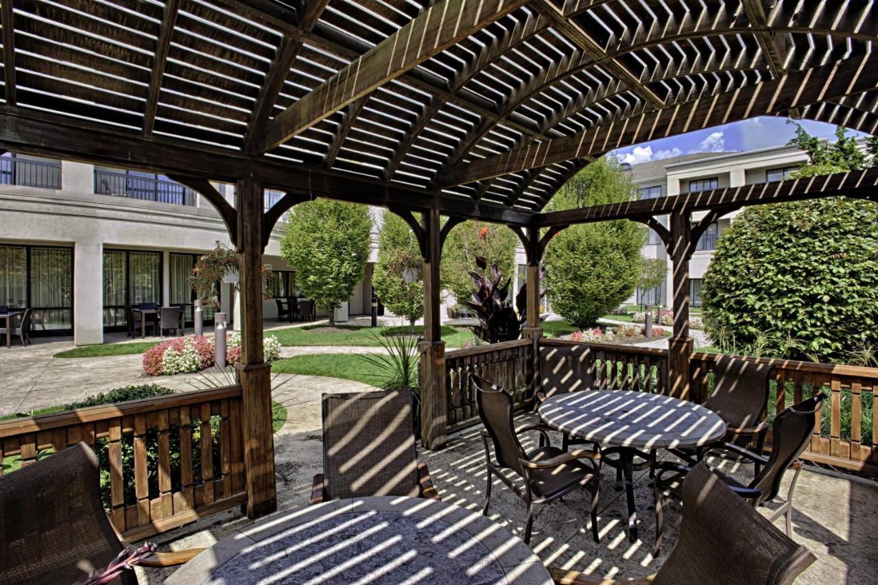 | Courtyard Wall at Monmouth Shores Corporate Park