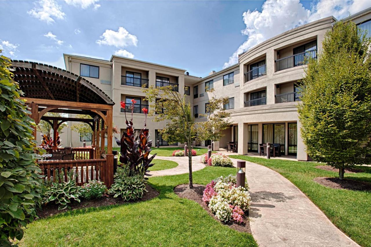 | Courtyard Wall at Monmouth Shores Corporate Park