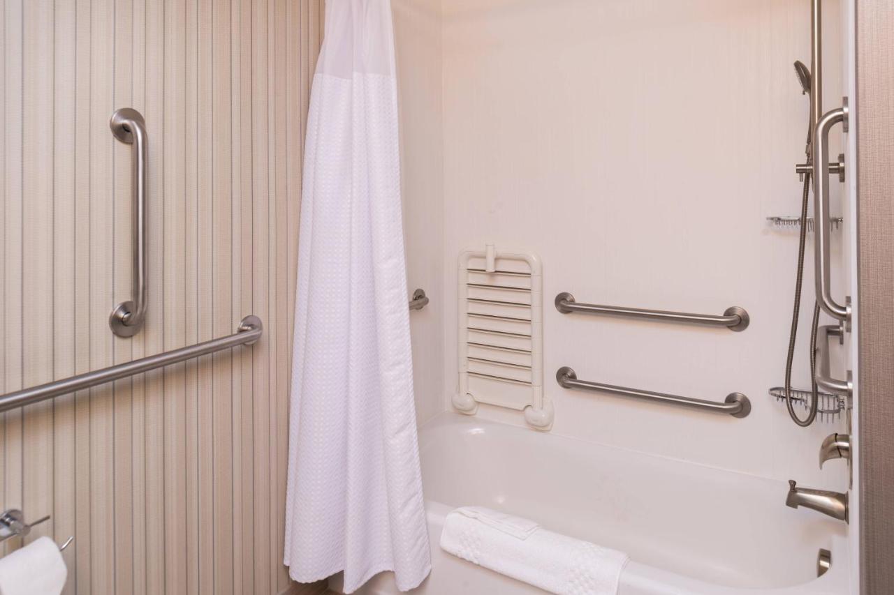 | Courtyard by Marriott Elmira Horseheads