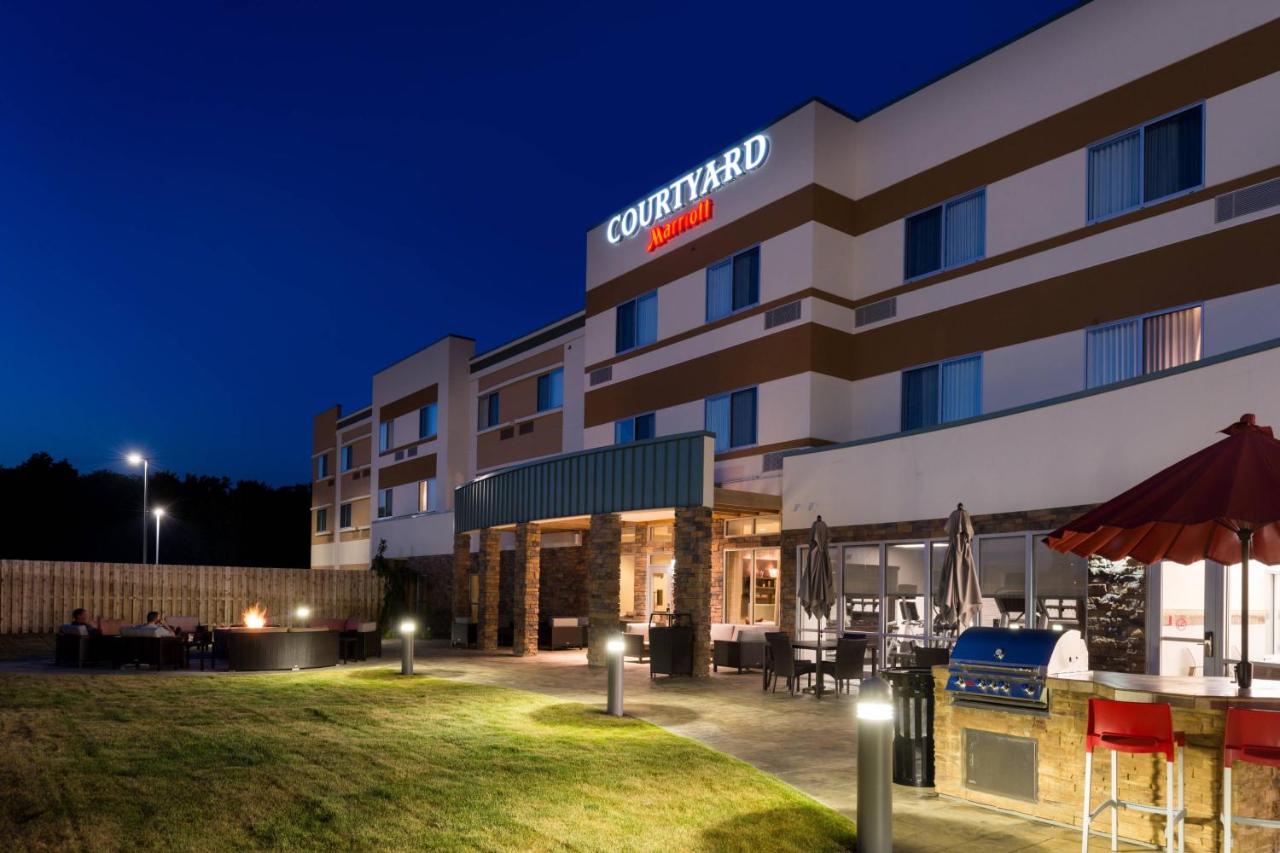 | Courtyard by Marriott Elmira Horseheads