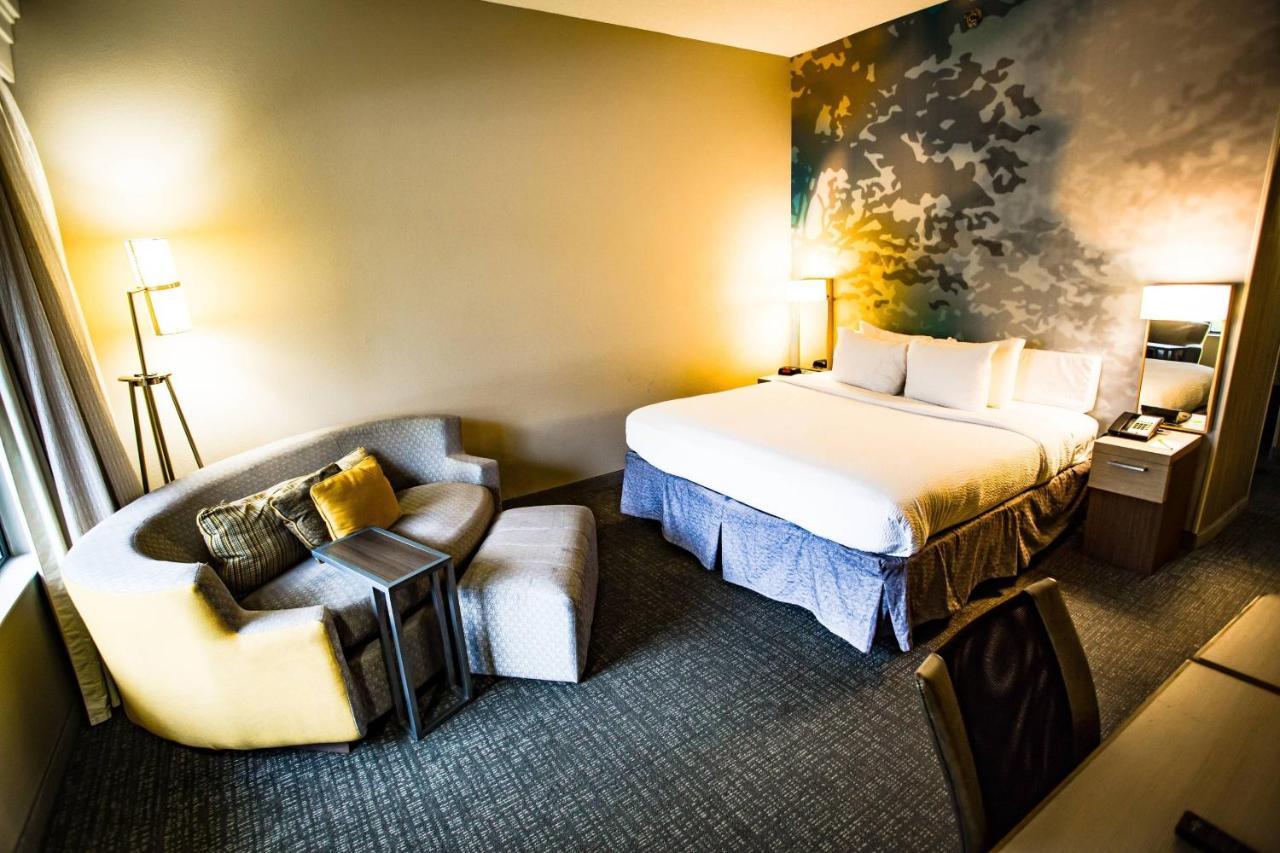| Courtyard Memphis East/Bill Morris Parkway