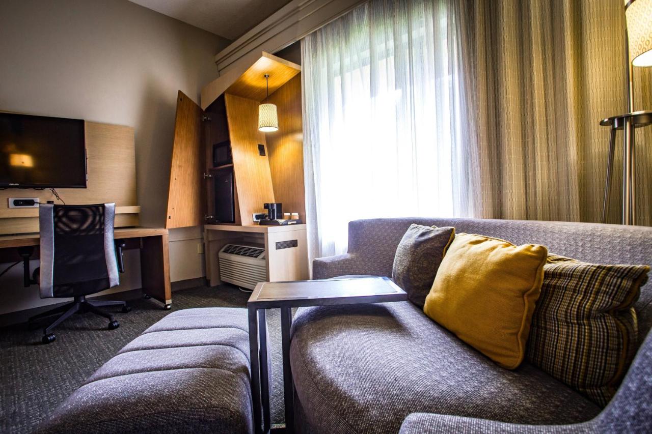 | Courtyard Memphis East/Bill Morris Parkway