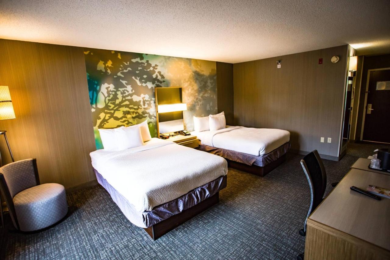 | Courtyard Memphis East/Bill Morris Parkway