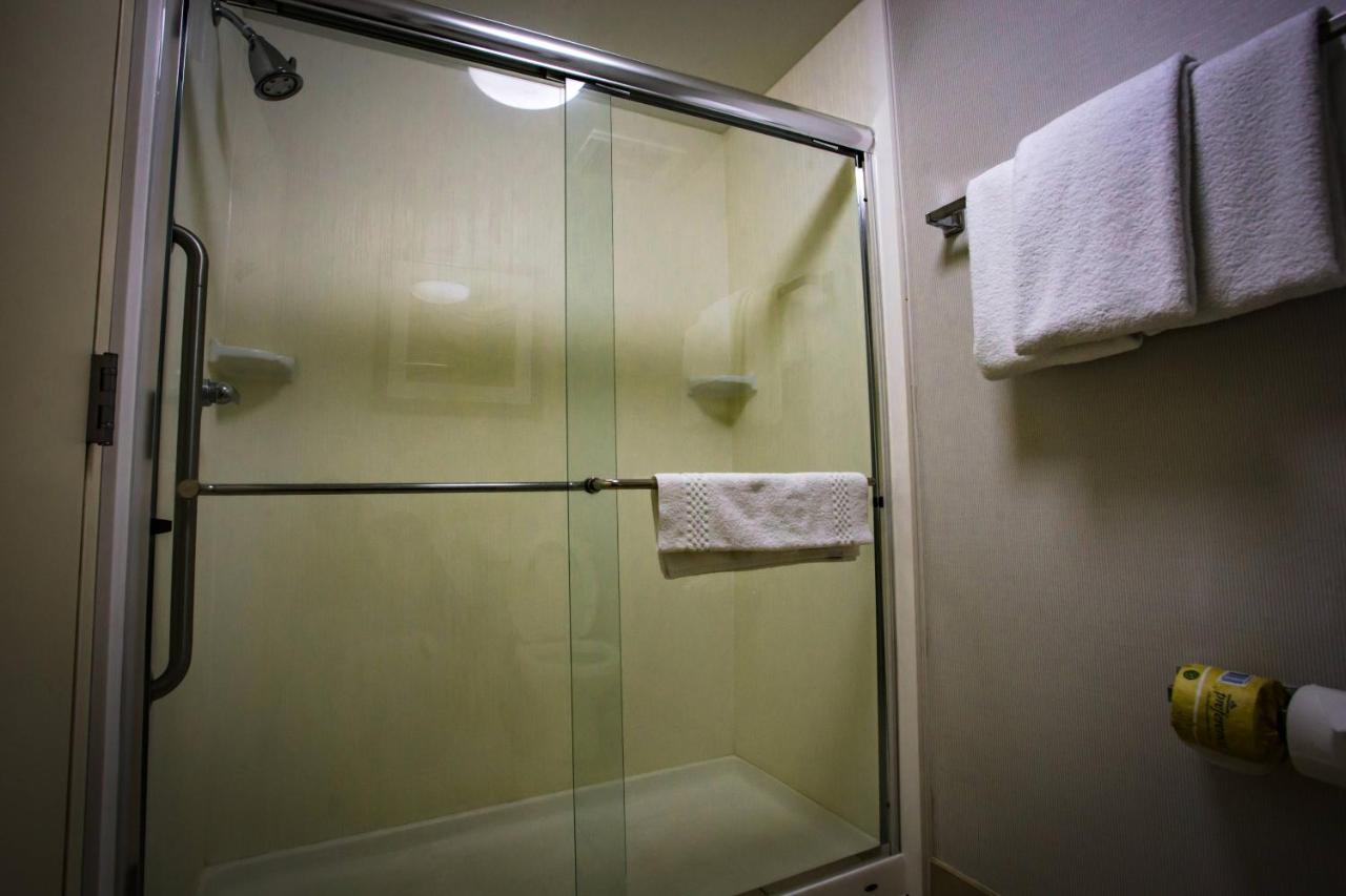 | Courtyard Memphis East/Bill Morris Parkway