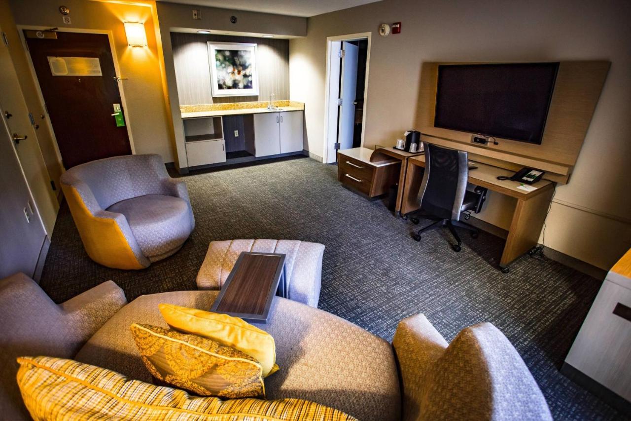 | Courtyard Memphis East/Bill Morris Parkway