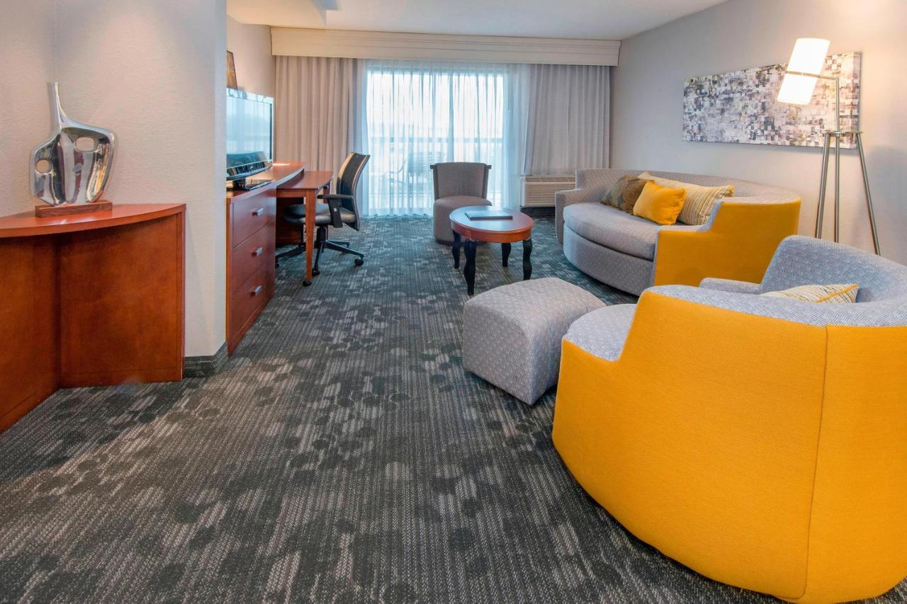 King Suite at Courtyard by Marriott Montgomery Prattville