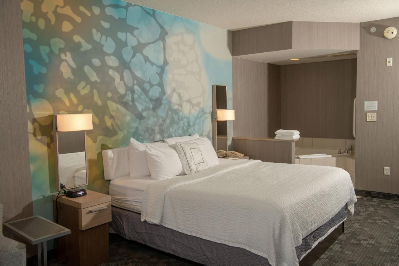  | Courtyard by Marriott Erie Ambassador Conference Center