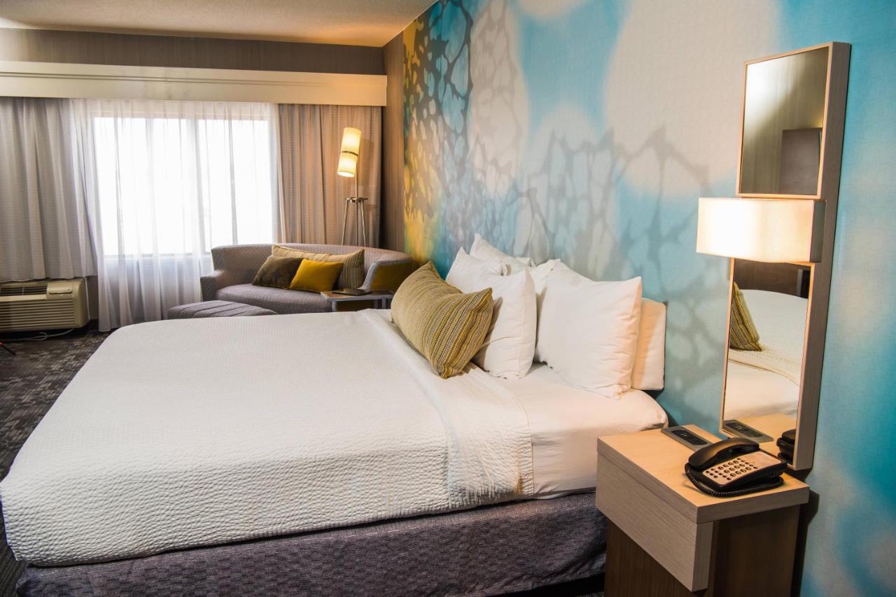 | Courtyard by Marriott Erie Ambassador Conference Center
