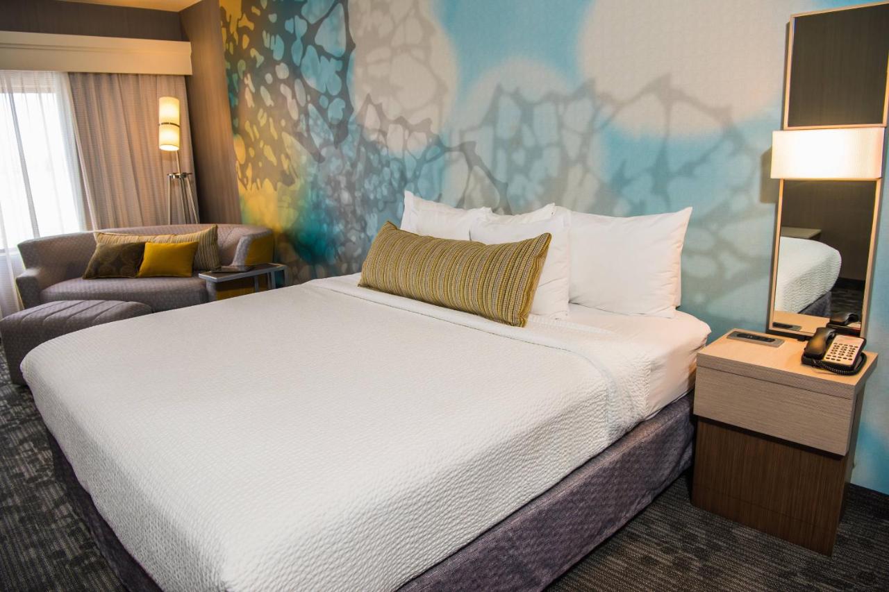 | Courtyard by Marriott Erie Ambassador Conference Center