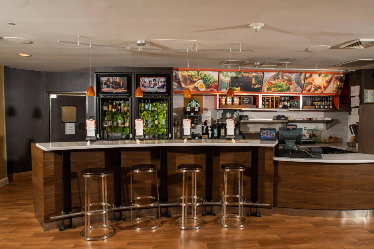 | Courtyard by Marriott Erie Ambassador Conference Center