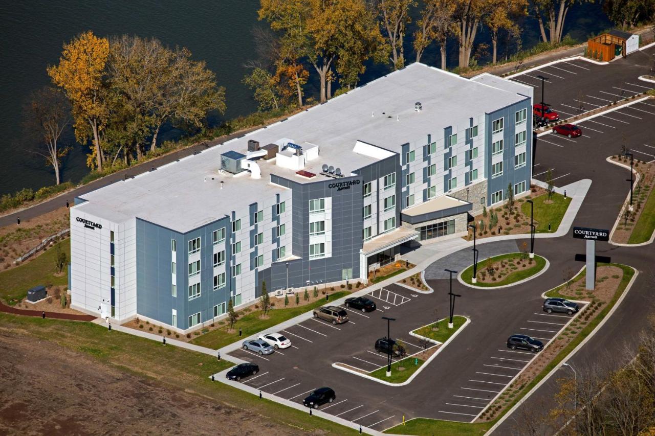  | Courtyard by Marriott Appleton Riverfront