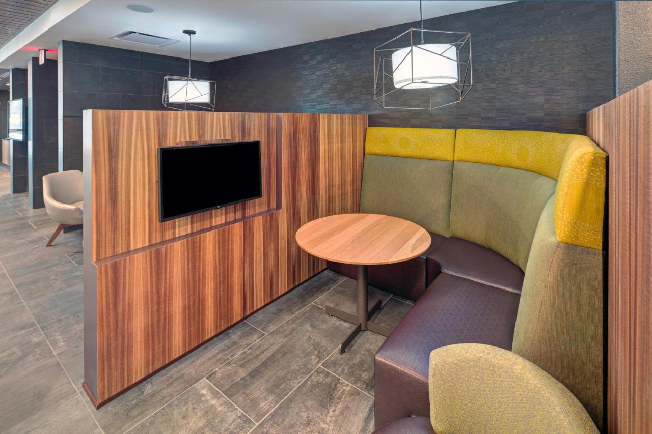  | Courtyard by Marriott Appleton Riverfront