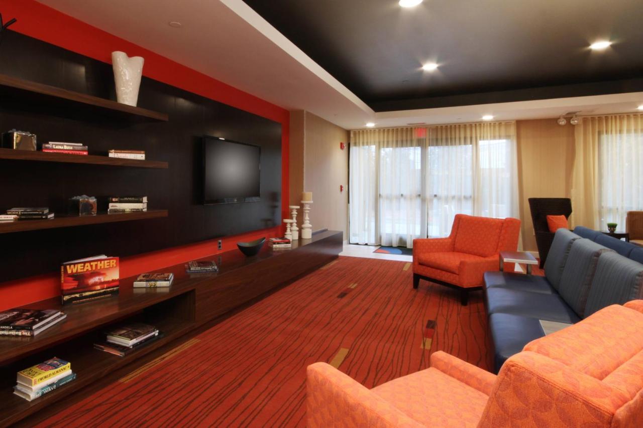 | Courtyard Flint by Marriott