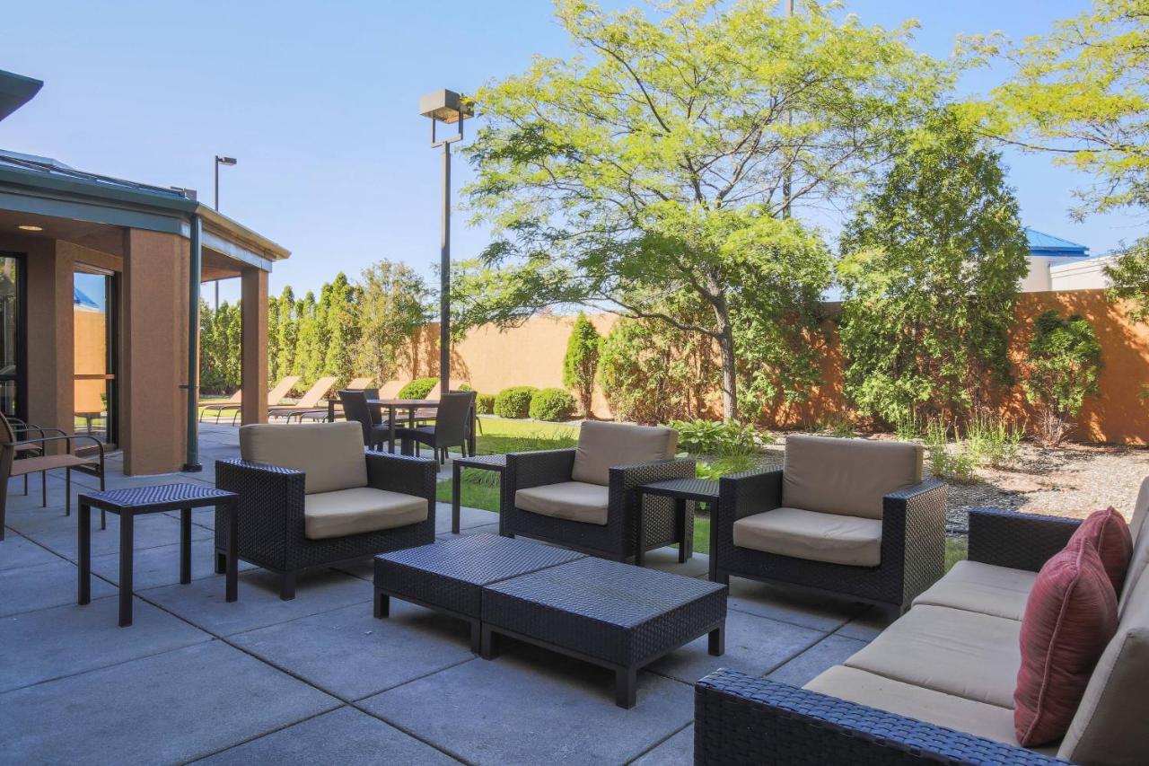 | Courtyard Flint by Marriott