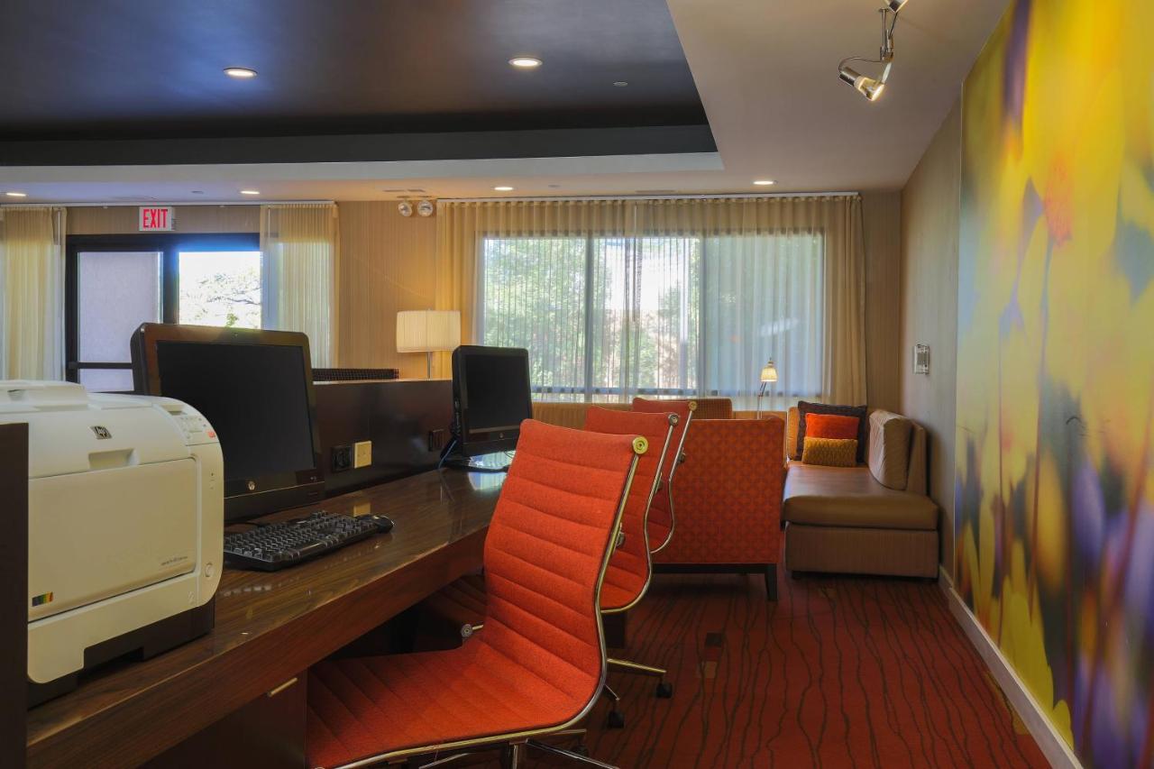 | Courtyard Flint by Marriott
