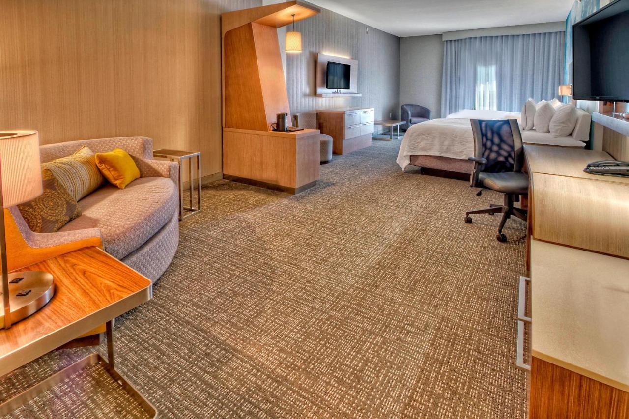 | Courtyard by Marriott San Marcos