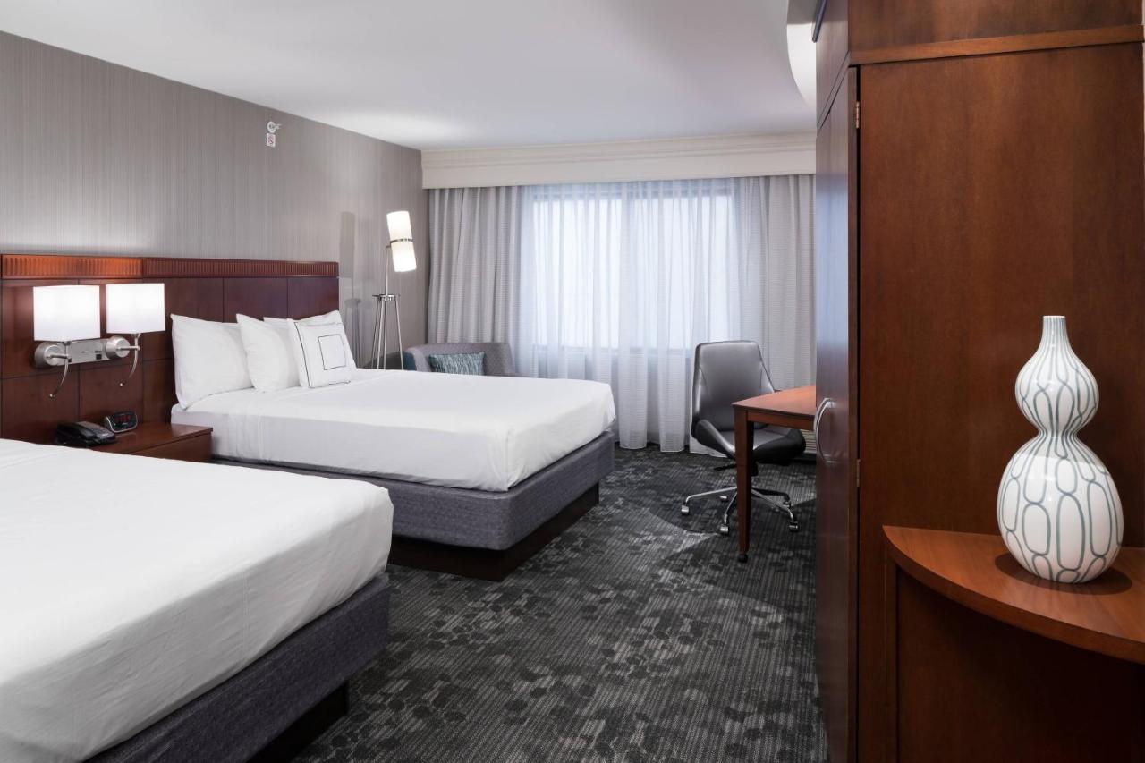 | Courtyard by Marriott West Orange