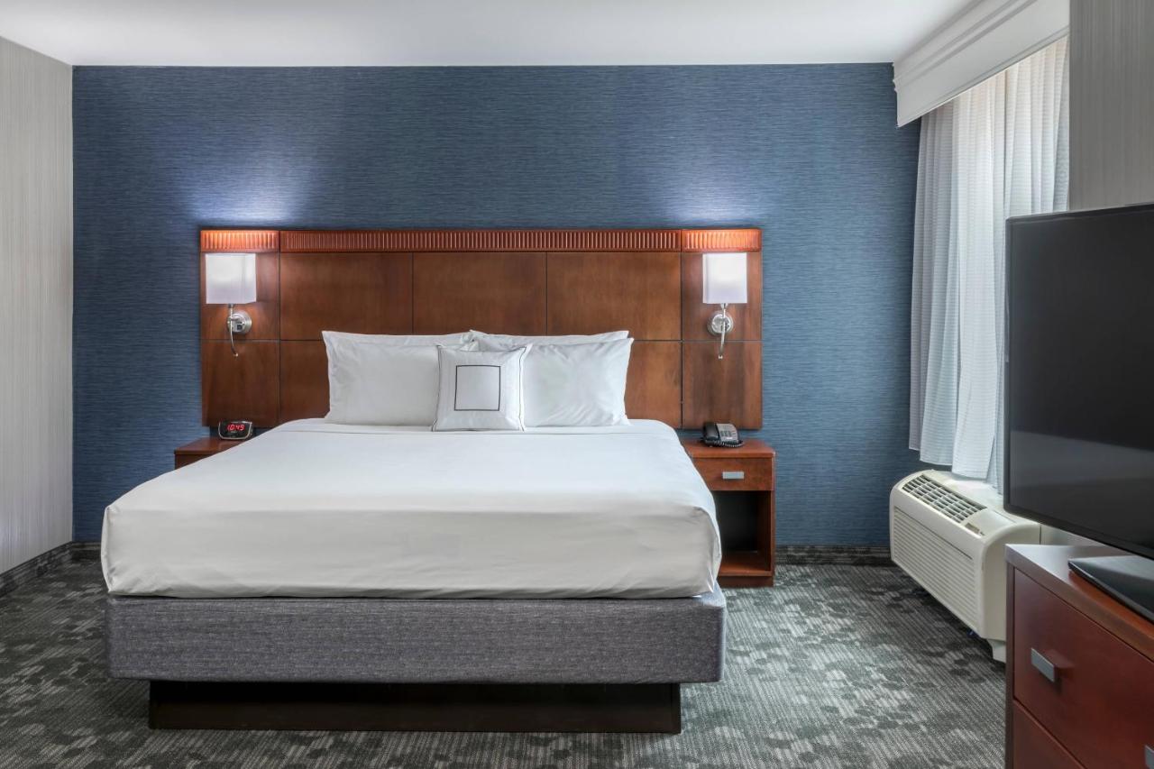 | Courtyard by Marriott West Orange