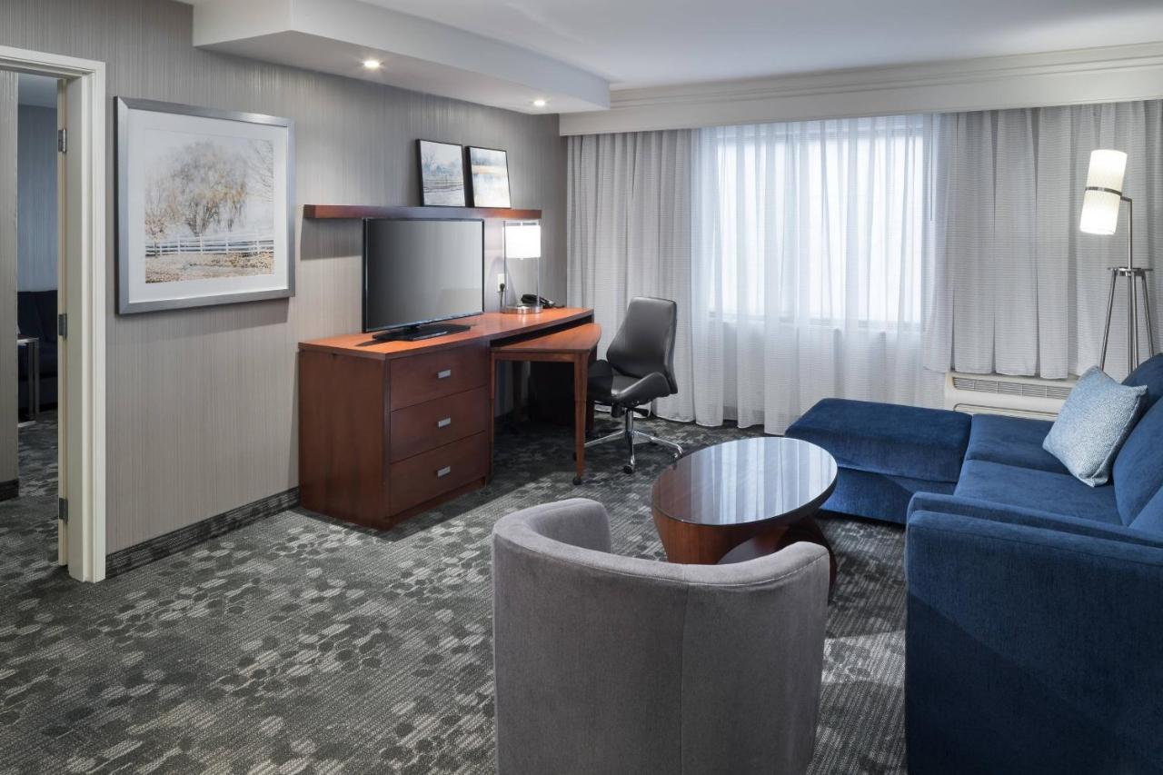 King Suite with Sofa Bed at Courtyard by Marriott West Orange