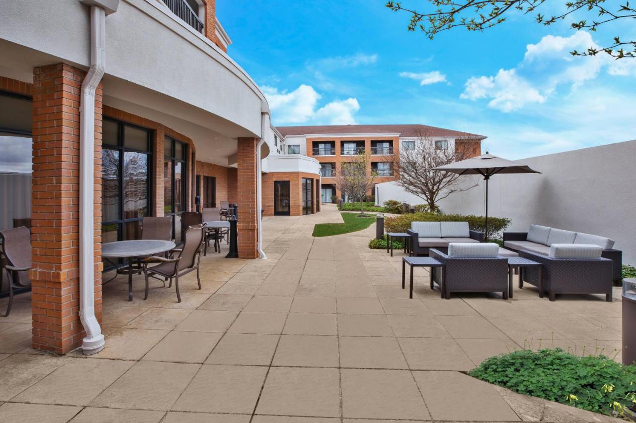 | Courtyard by Marriott West Orange