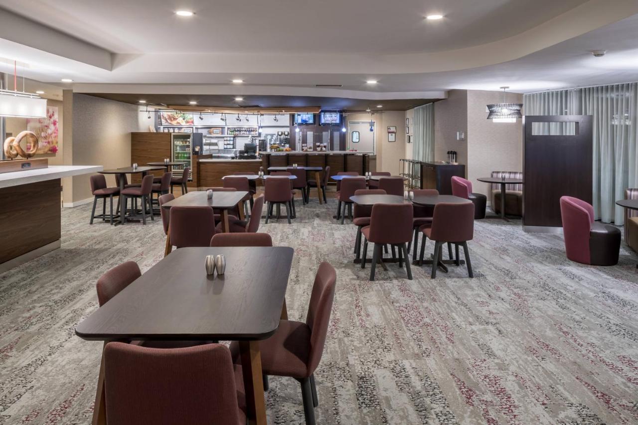 | Courtyard by Marriott West Orange