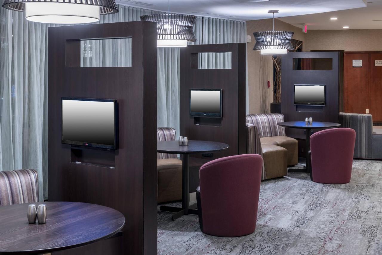 | Courtyard by Marriott West Orange