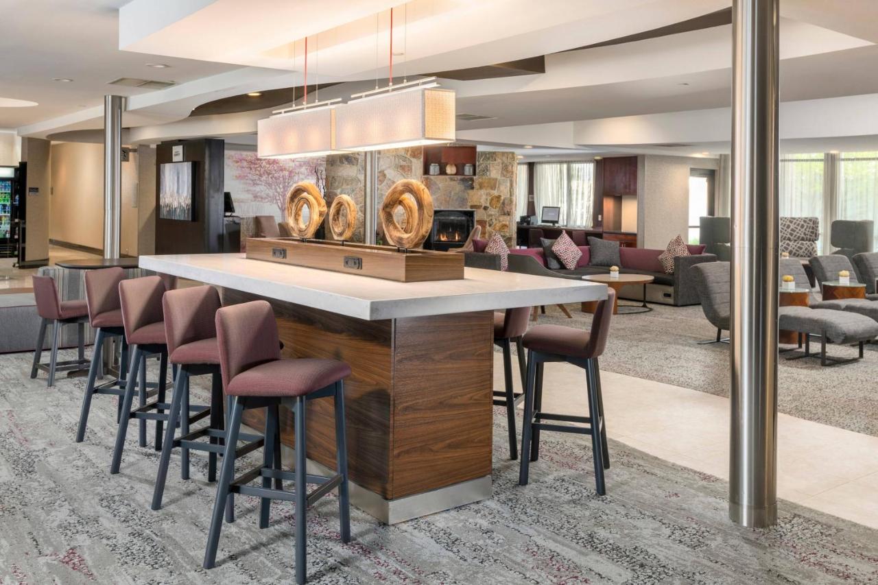 | Courtyard by Marriott West Orange